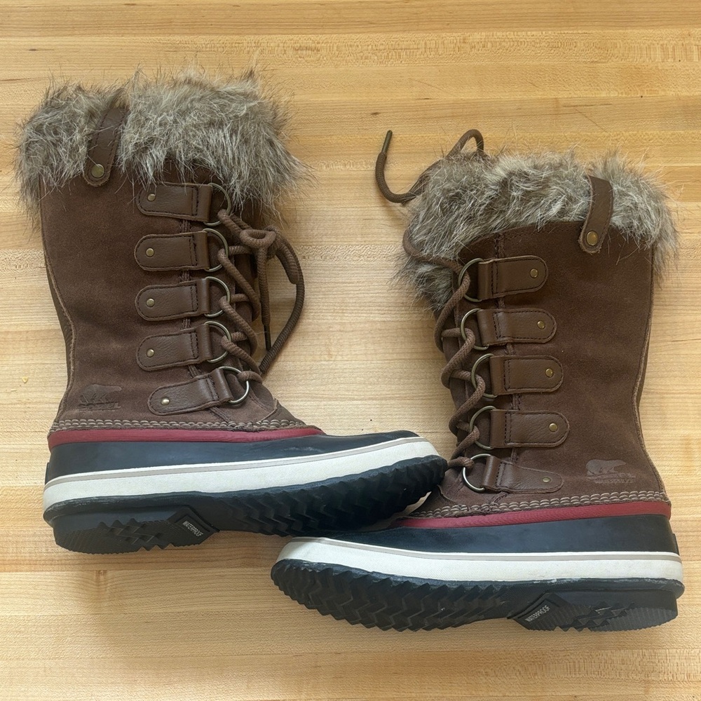 Sorel Brown Faux-Fur Trim Lace-Up Winter Boots with Red Accent